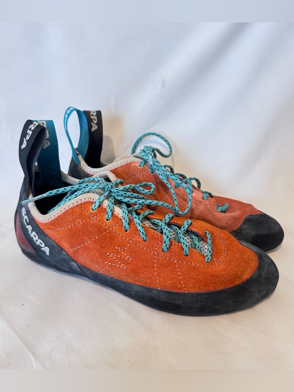 Scarpa Helix Rock Climbing Shoes Men 5 1/3 Women 7 1/3 EU 38.5 Bouldering Orange